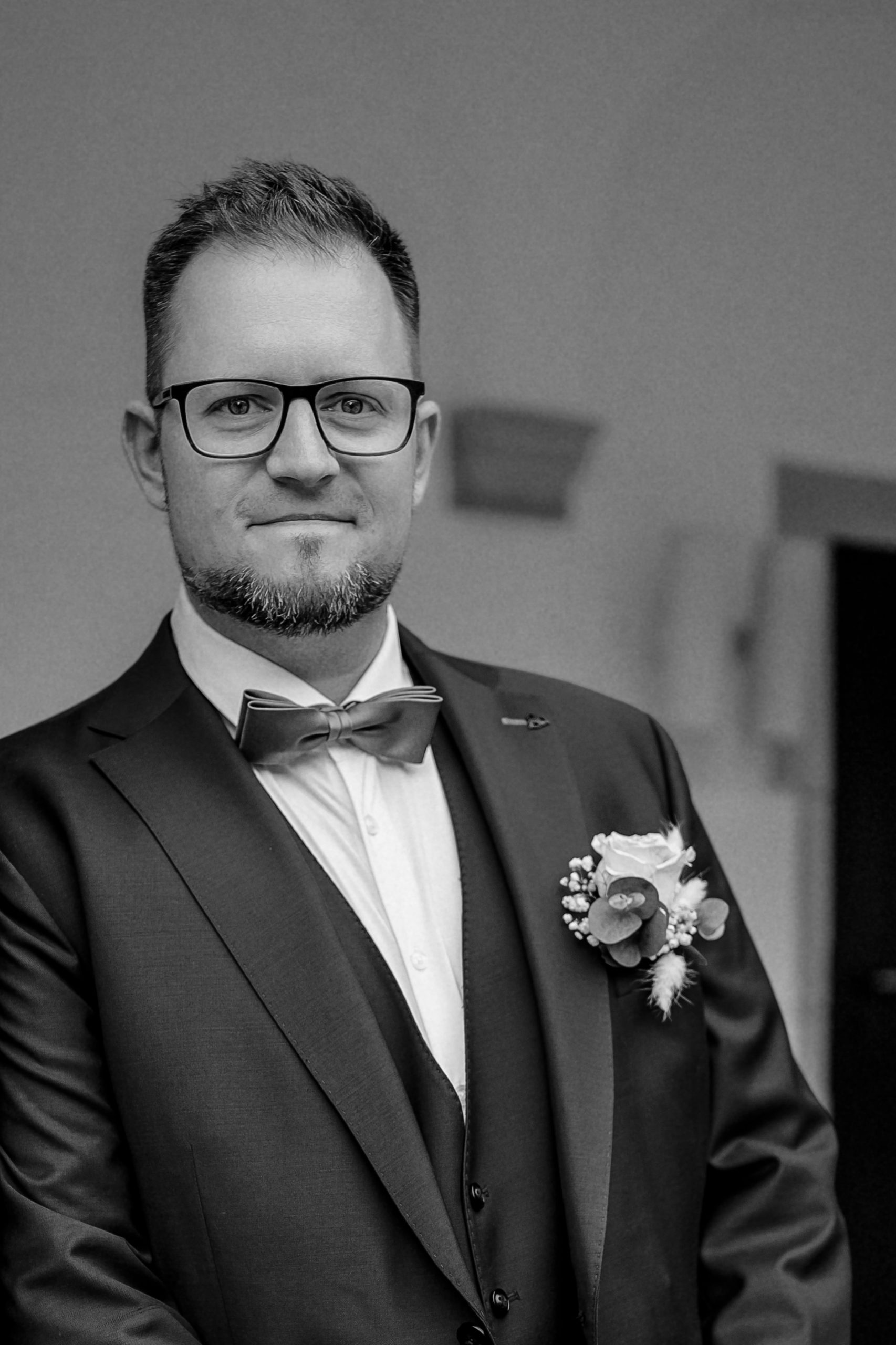 Julian, Softwareentwickler und Experte für Hochzeitswebsites